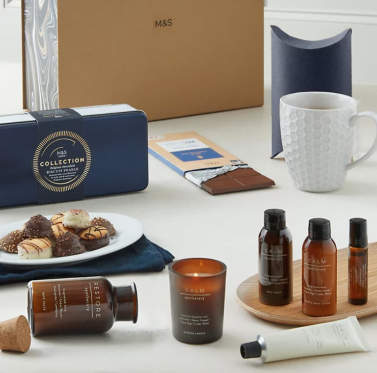 Giveaway: Win A Cosy Night In Gift Box worth £50